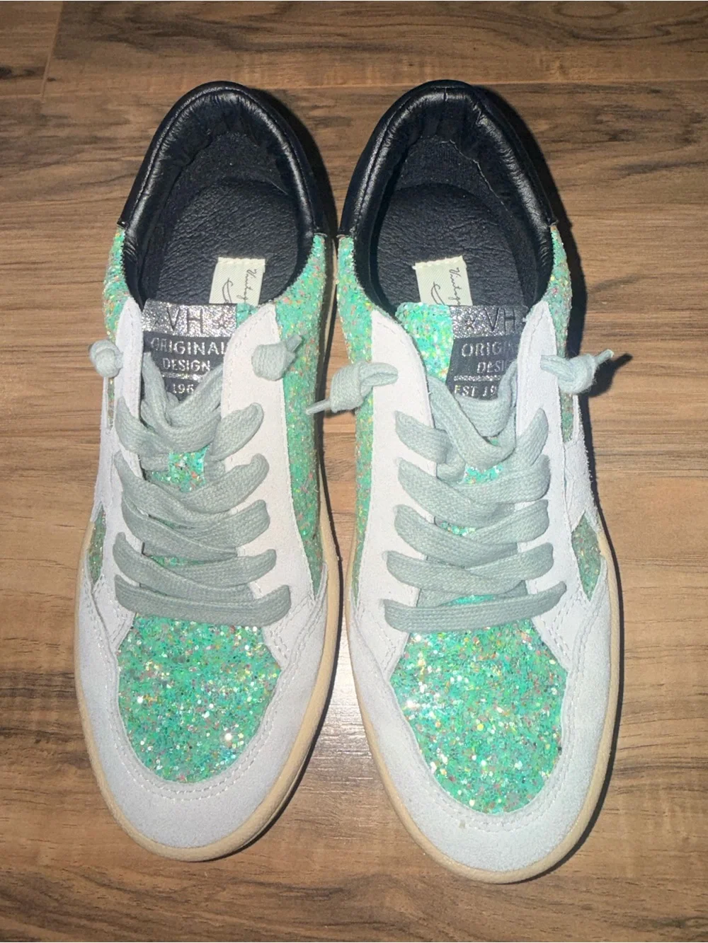 Vintage Havana Kristen Leather Sneaker Sparkly Green & Gray Women’s Size 6.5